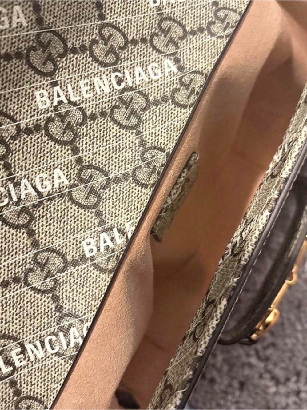 Crossbody Bag in Brown Like New - Picture 3 of 4